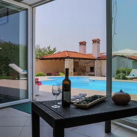 Luxurious In Lavanda In With Private Pool